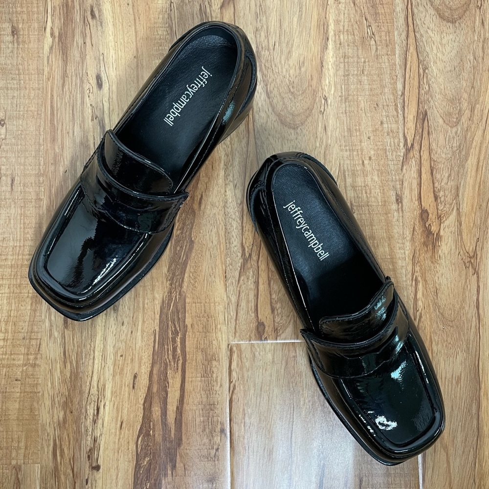 NWOT Jeffery Campbell Sorbonne Penny Loafer